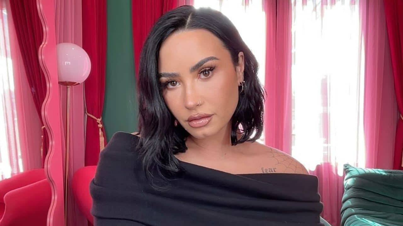 Demi Lovato reflete sobre passagem pela reabilitação: “acostumada a não ver esperança”