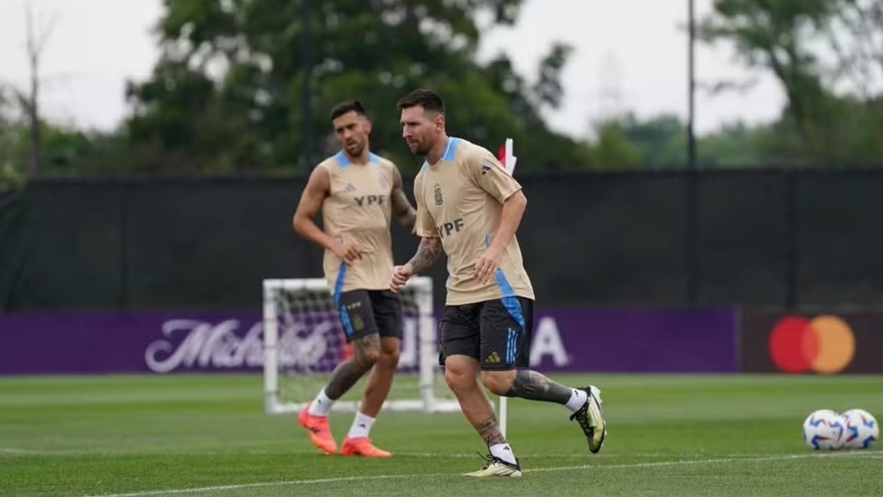 Lionel Messi treinando pela seleção argentina