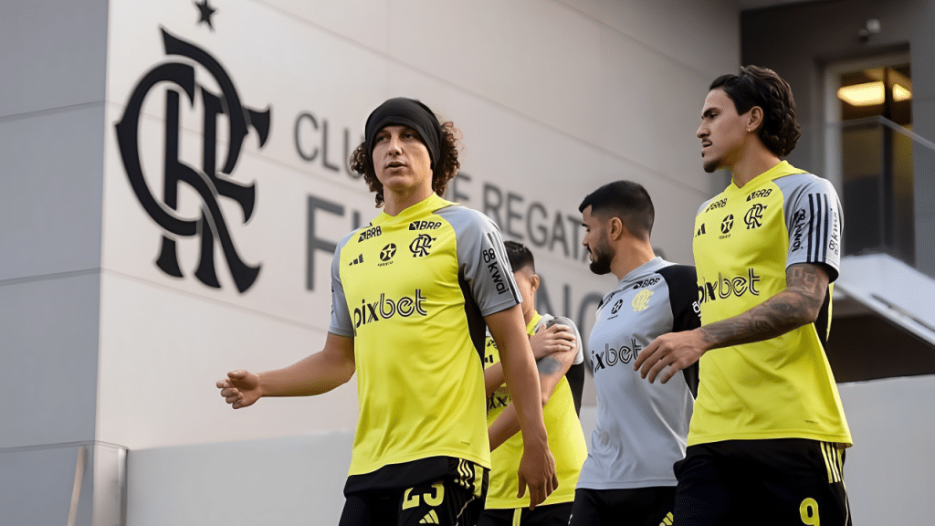 David Luiz e Pedro Guilherme durante treino