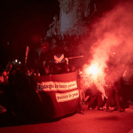 Paris sofre com protestos após resultados das eleições parlamentares