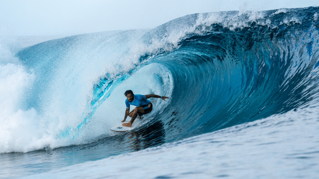 Filipe Toledo é eliminado em Teahupoo nos Jogos Olímpicos