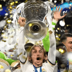 Modric levanta taça da Champions