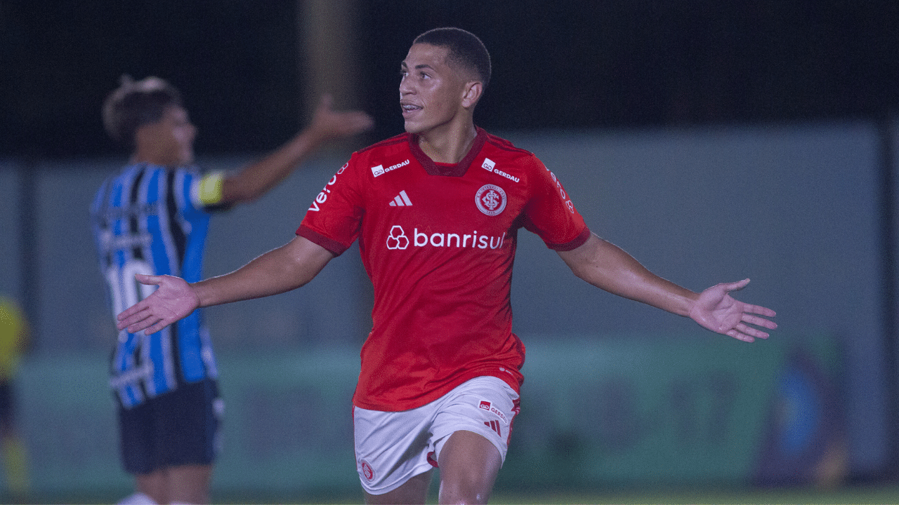 Internacional renova contrato com Gabriel Carvalho até 2028