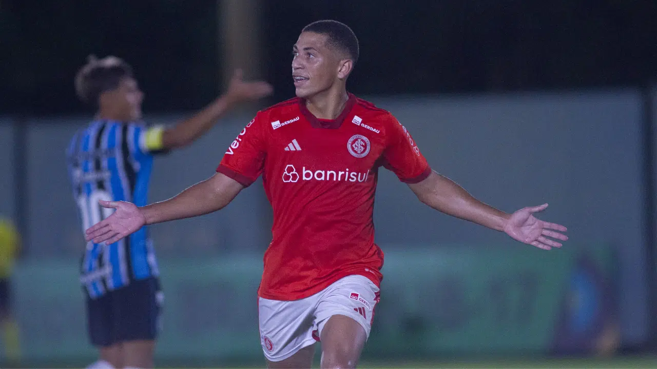 Internacional renova contrato com Gabriel Carvalho até 2028