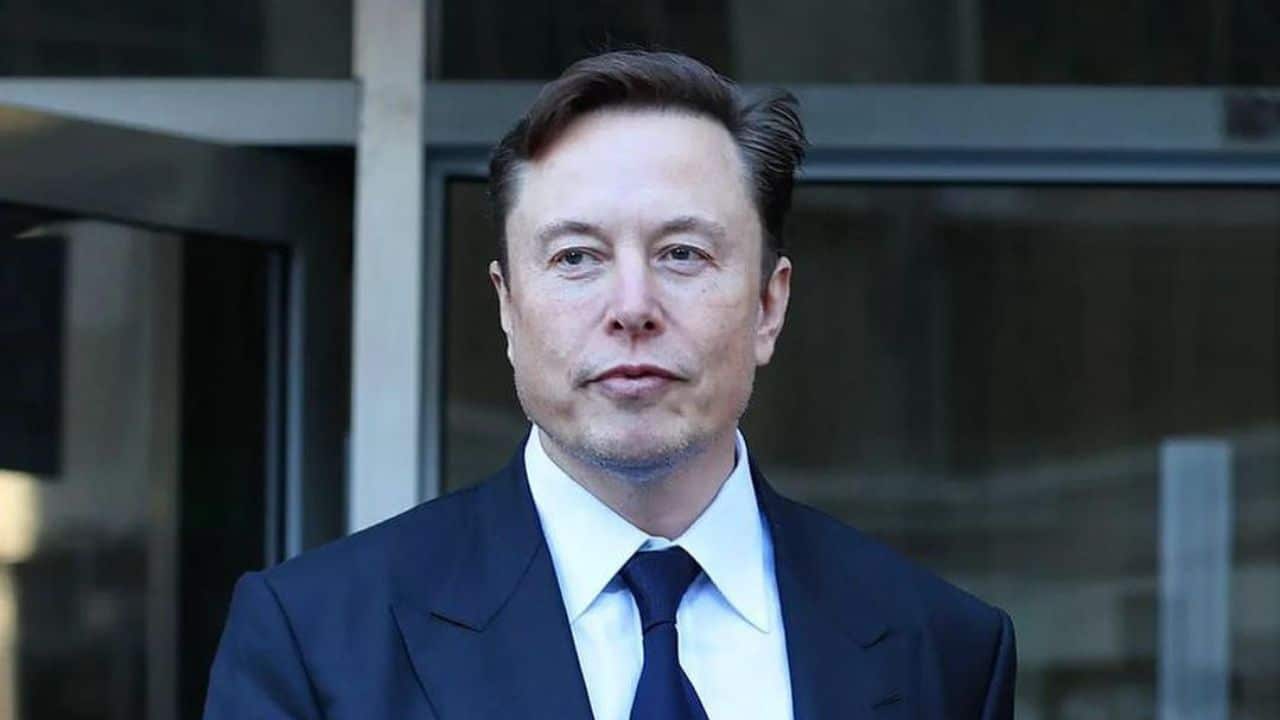 Elon Musk mudará sede de suas empresas devido lei para pessoas trans