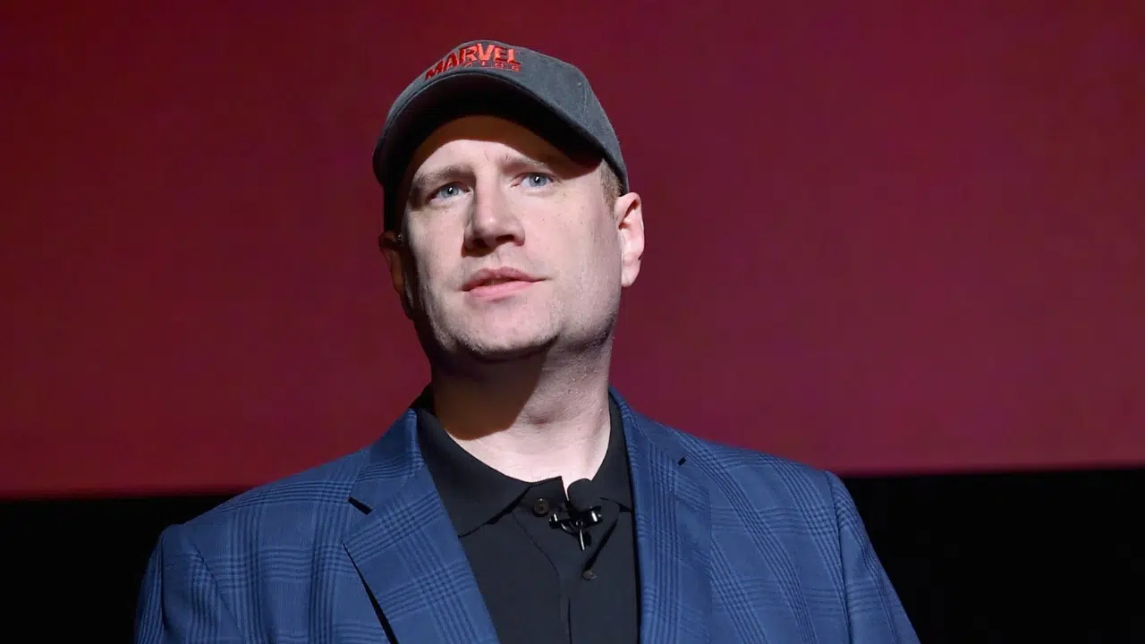 Foto destaque: Kevin Feige na CinemaCon 2024 (Foto: reprodução/X/@Taverna Marvel)