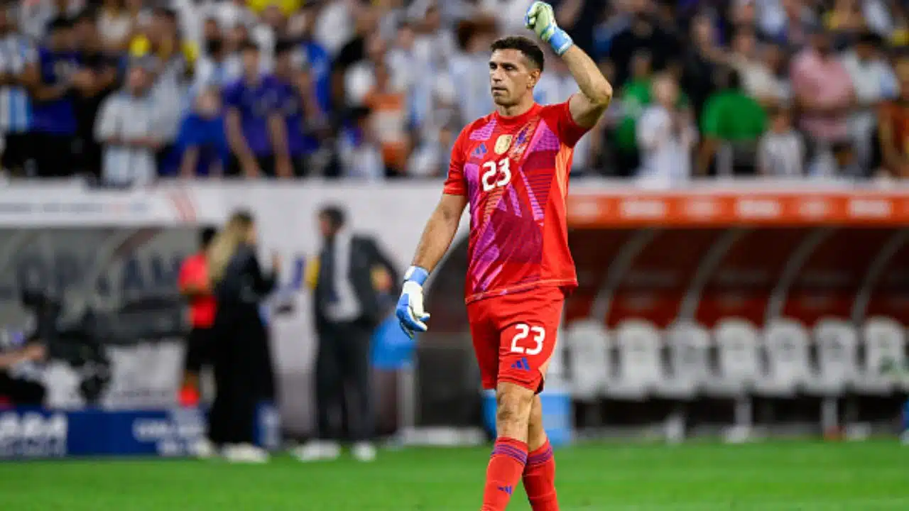 Dibu durante jogo das quartas de final da Copa América