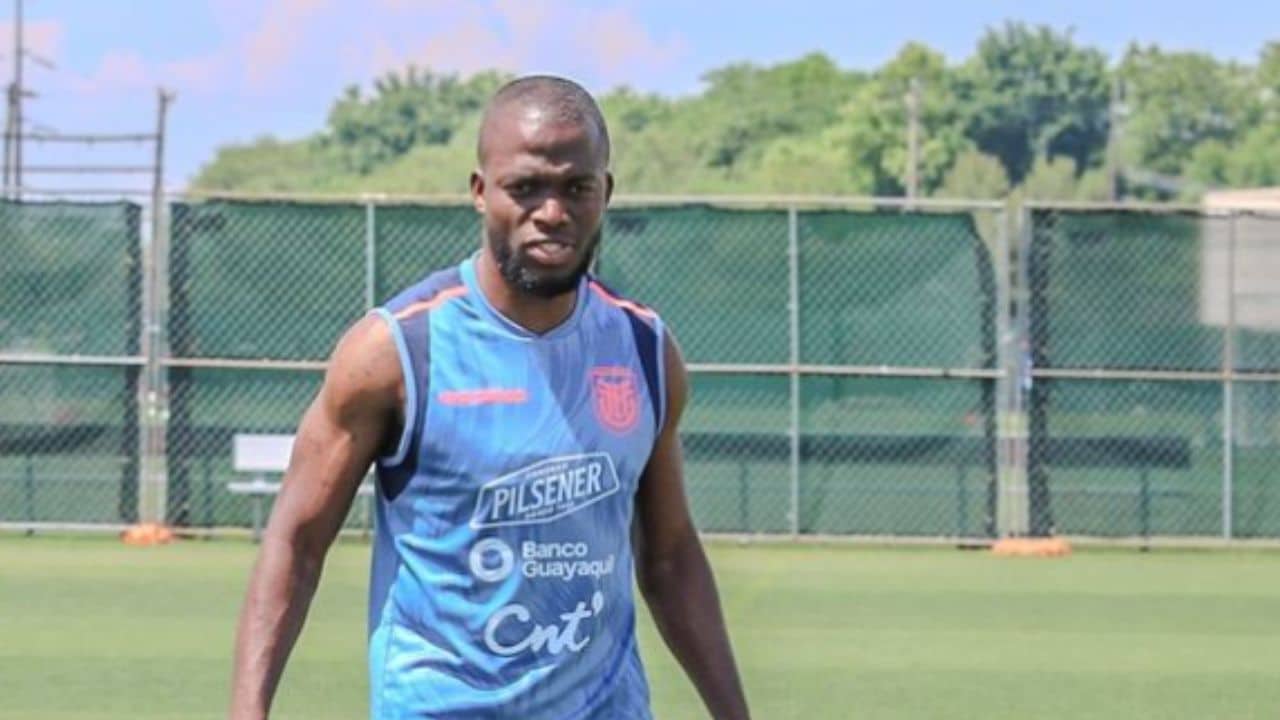 Enner Valência em treino da seleção do Equador