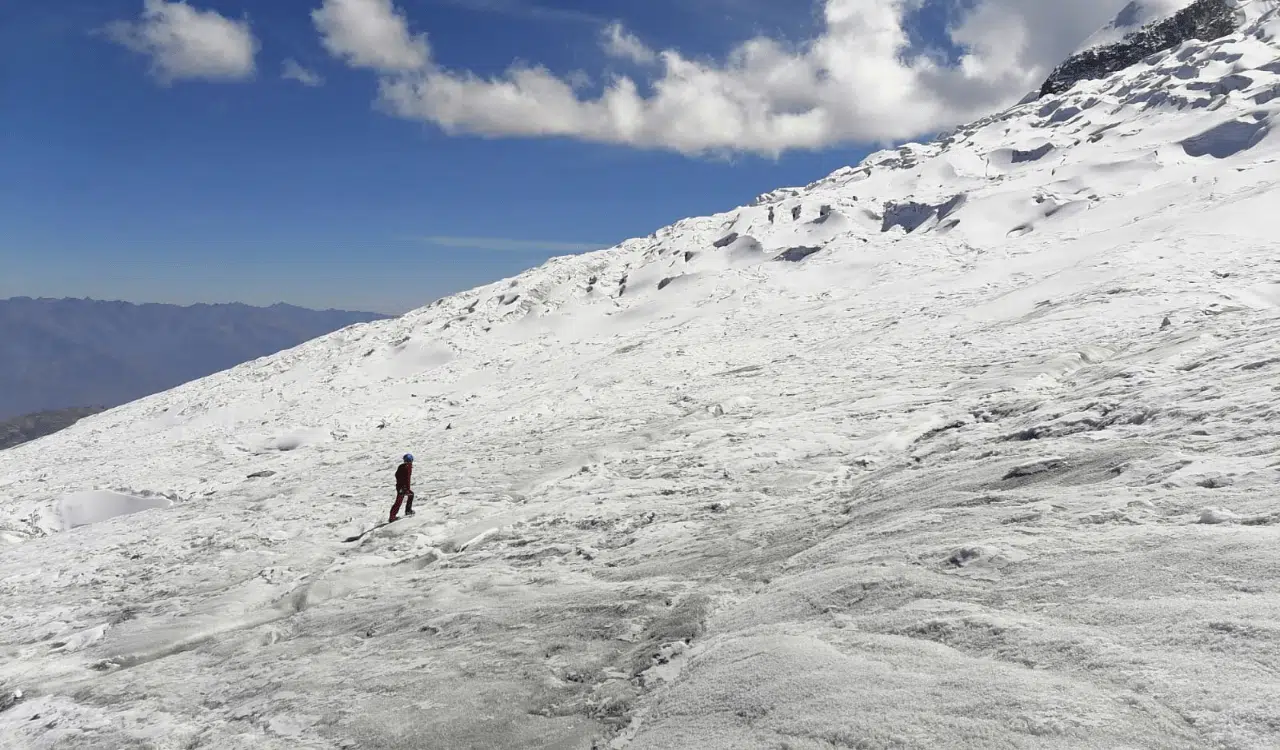 O monte Huascarán onde encontraram o corpo de um americano