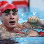 Nadador Adam Peaty diz que "acharam vermes" em refeição servida aos atletas