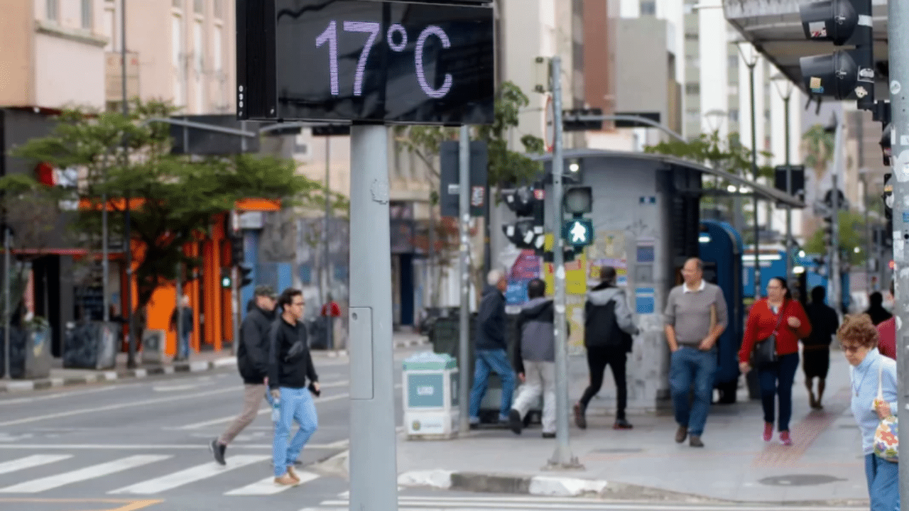 Nova frente fria deve avançar por todo o país no fim de semana