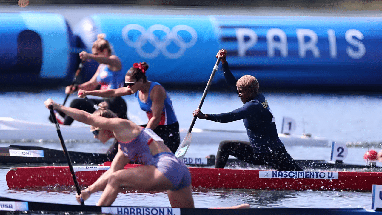 Valdenice Conceição durante semifinal do C1 200m