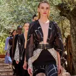 Neriage verão 2025, com desfile Andrômeda