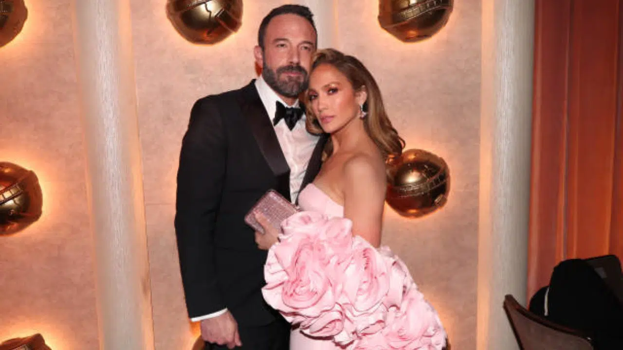 Foto Destaque: Jlo e Ben Aflleck (reprodução/Getty Images Embed/Christopher Polk/Golden Globes 2024)