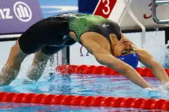 Carol Santiago disputando semifinais nas Paralimíadas