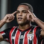 Imagem do jogador Juan em campo pelo São Paulo