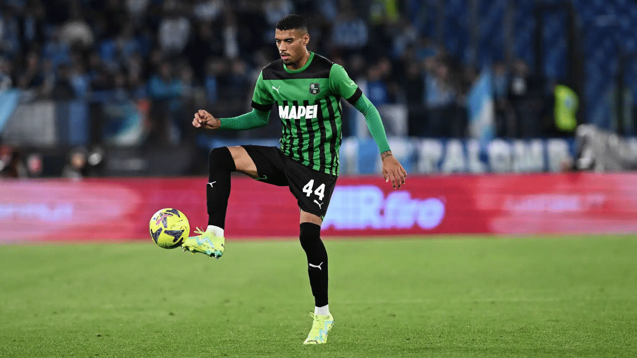 Ruan defende o Sassuolo da Itália