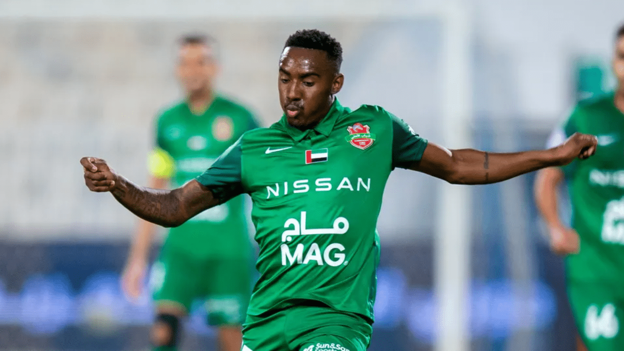 Yuri César é atacante do time Al Ahli Shabab