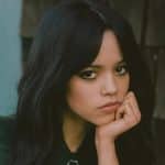 Jenna Ortega conta que abandonou o X após ver conteúdos sexuais falsos com sua imagem