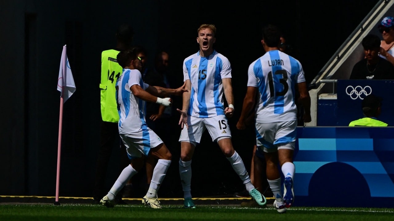 Hino da Argentina é vaiado em Paris