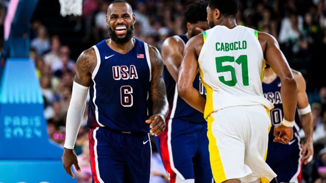 LeBron James durante partida contra o Brasil nas quartas de final das Olimpíadas de Paris 2024