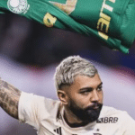 gabigol com a camisa do palmeiras