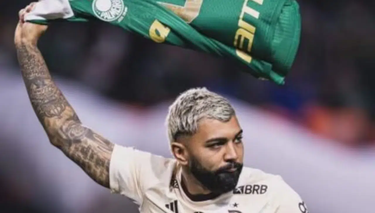 gabigol com a camisa do palmeiras