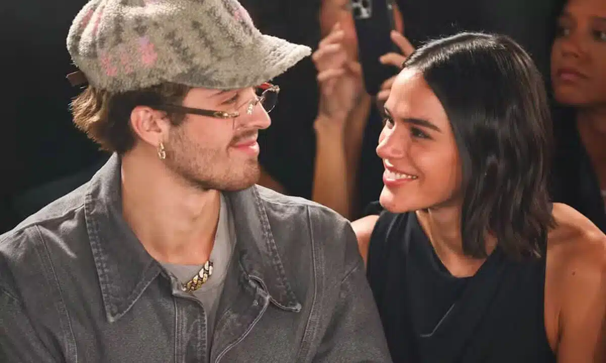 João Guilherme beija Bruna Marquezine em vídeo nos stories