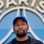 Kevin Durant nas instalações do PSG