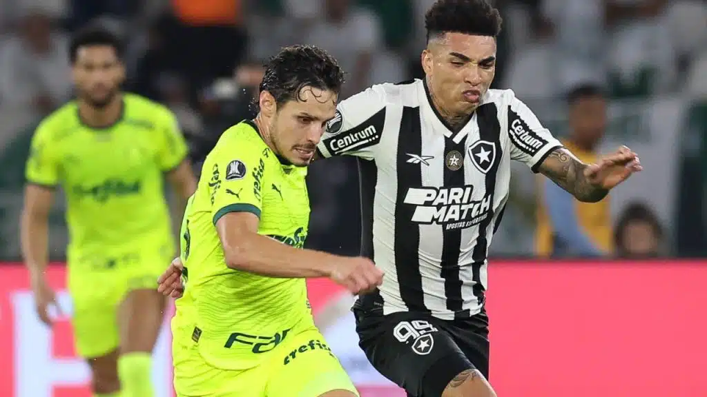 Raphael Veiga e Igor Jesus durante jogo de ida das oitavas de final da Conmebol Libertadores, no Nilton Santos