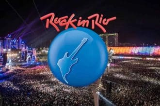 Foto destaque: Logo do Rock In Rio sobreposta, a uma multidão em frente ao Palco Mundo (reprodução/RockInRio)