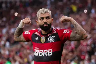 Gabigol retorna ao Flamengo e luta por espaço na "Era Tite"