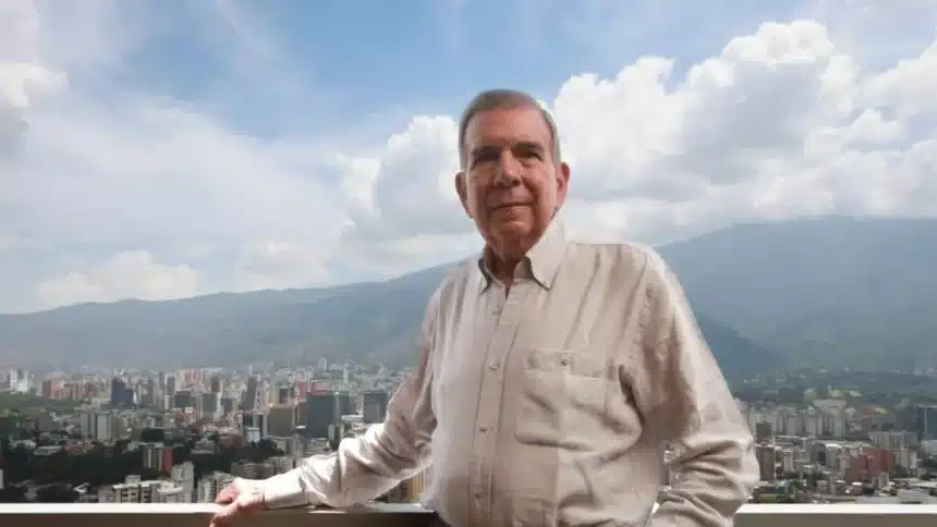 Candidato presidencial da oposição pela Plataforma Unitária Democrática Edmundo González Urrutia durante uma sessão de retratos em 11 de maio de 2024 em Caracas, Venezuela