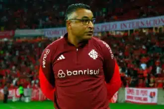 Técnico Roger em Jogo da Sul-americana