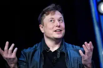 Foto destaque: Elon Musk (Reprodução: Foto/BRENDAN SMIALOWSKI)