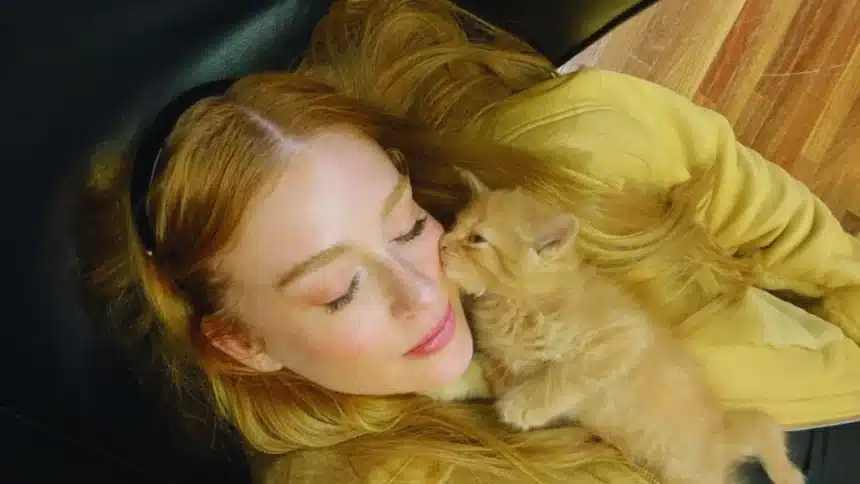 Marina Ruy Barbosa adota novo pet e compartilha nas redes sociais