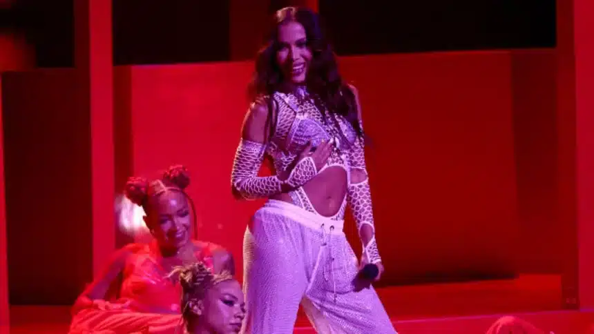 Anitta faz performance brilhante ao apresentar medley de hits no VMA 2024