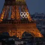 Anne Hidalgo quer deixar um legado olímpico em Paris, mantendo os anéis olímpicos na Torre Eiffel para sempre.