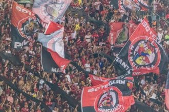 Foto destaque: Torcida do Flamengo durante jogo contra o Vasco (Reprodução/Instagram/@brasileirao)