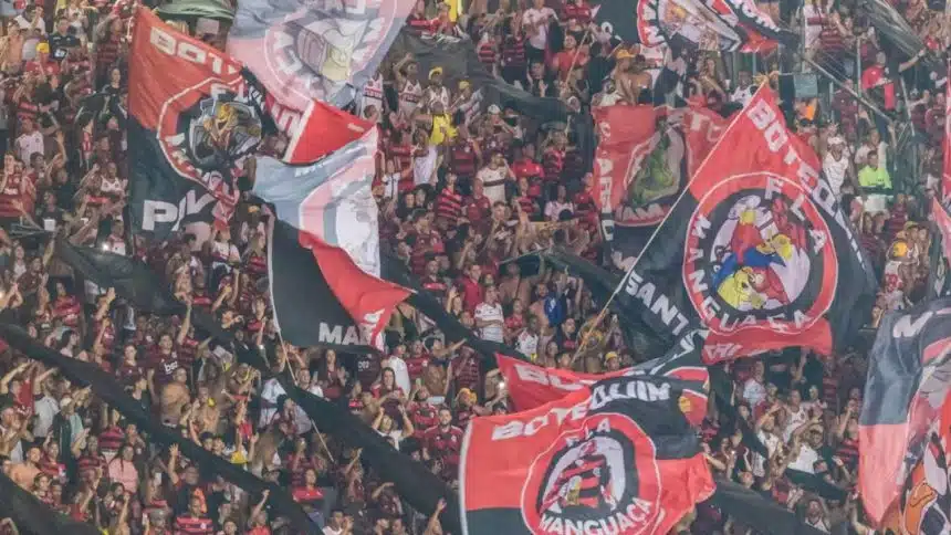 Foto destaque: Torcida do Flamengo durante jogo contra o Vasco (Reprodução/Instagram/@brasileirao)