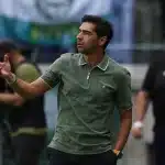 Abel Ferreira no último jogo do Palmeiras contra o Criciúma, válido pelo Campeonato Brasileiro