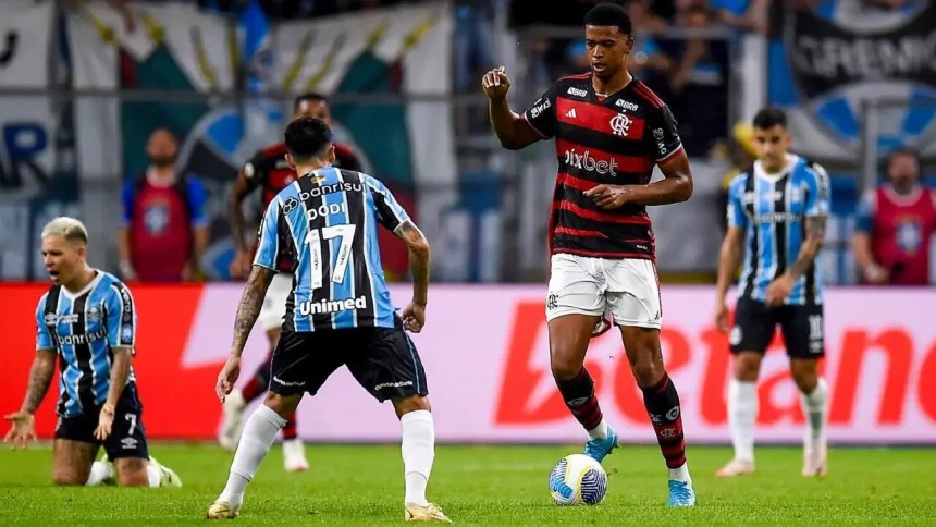 Flamengo afirma que Carlinhos sofreu racismo após expulsão