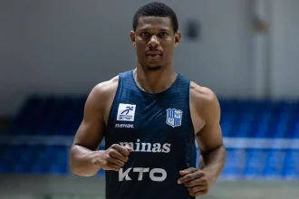 Ex-NBA, Scott Machado afirma jogar basquete no Brasil é mais difícil