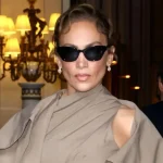 Jennifer Lopez na Fashion Week em Paris