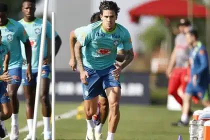 Pedro durante treino da Seleção Brasileira