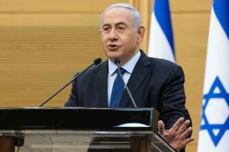 O primeiro-ministro israelense Benjamin Netanyahu (Reprodução/POOL/AFP/CNN)