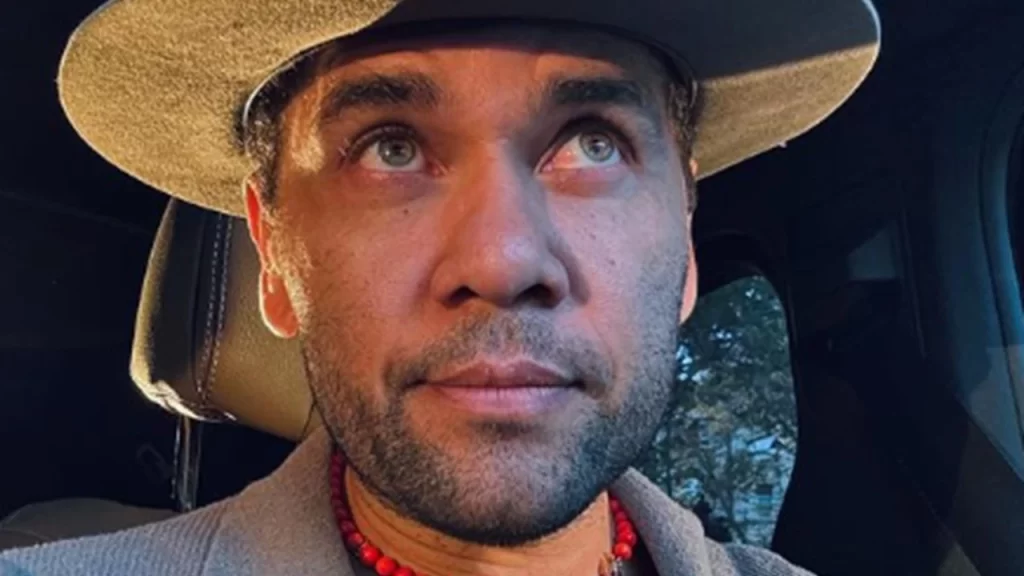 Daniel Alves é condenado em processo por se apropriar de música de sertanejos