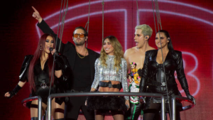 RBD celebra vitória contra ex-empresario