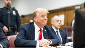 Trump elogia generais de Hitler e exalta nazistas, diz ex-chefe de gabinete