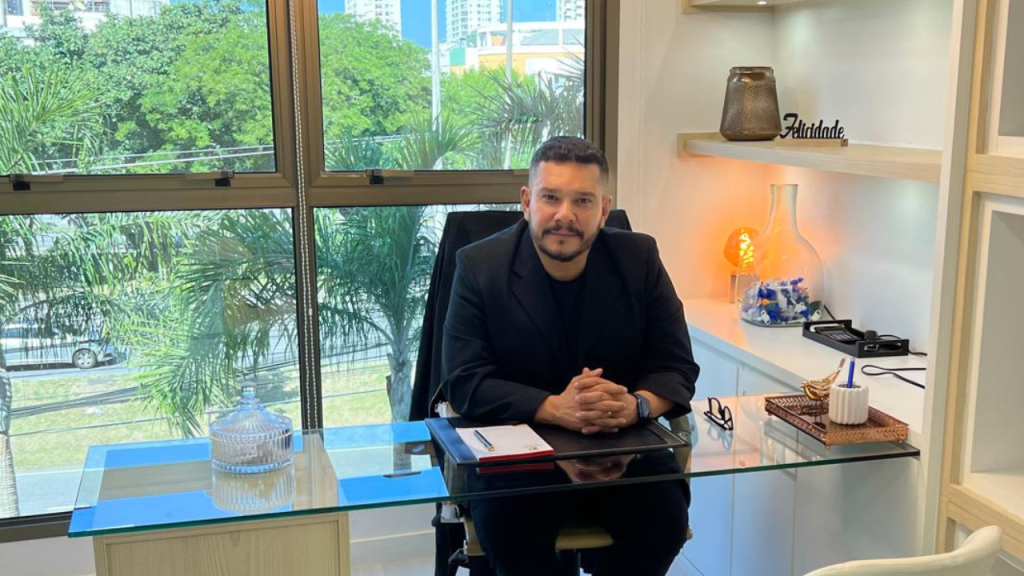 Beleza natural e acessível: o trabalho de Emanuel Bernardino da Silva na harmonização facial